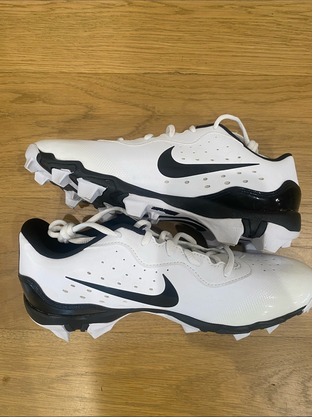 Nike White and Black Men's Baseball Cleats
